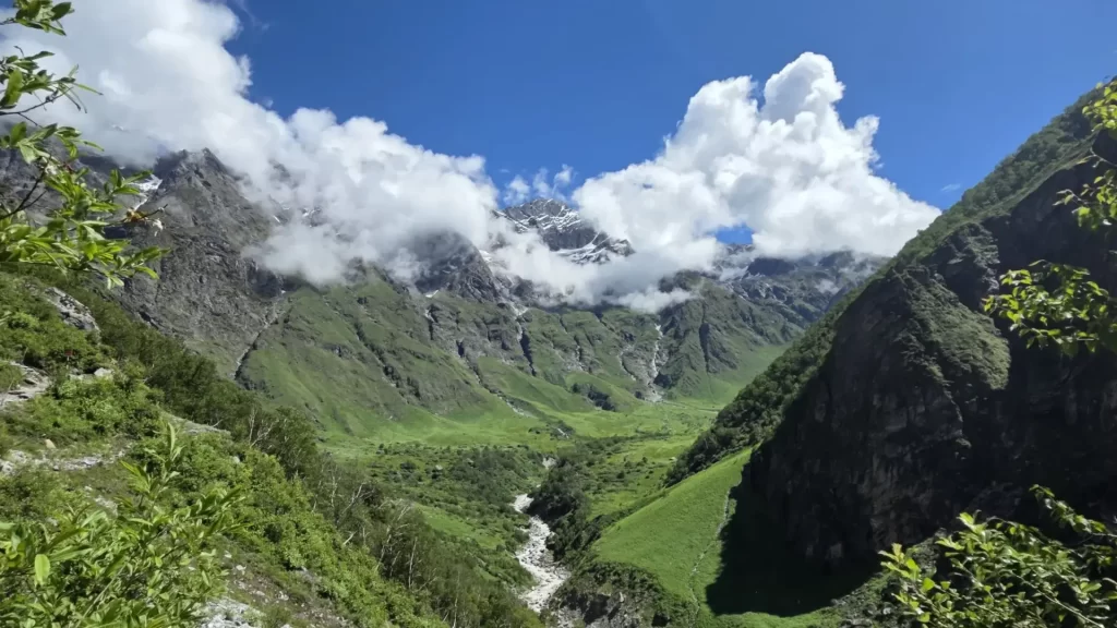 Best Month to Visit Valley of Flowers Trek 2026